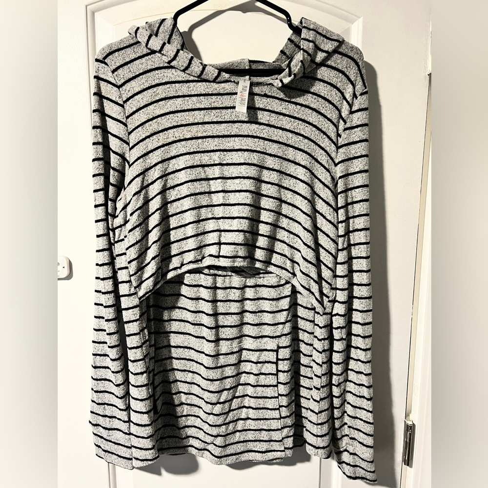 Nursing hoodie XL Latched Mama